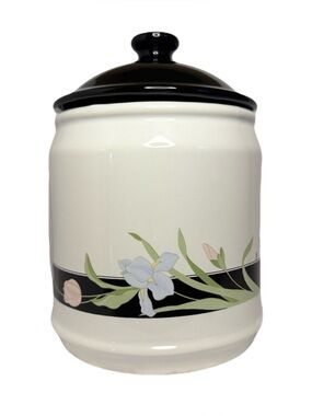 Fairfield by Vanessa Floral Patterned Canister W/ Lid 8”